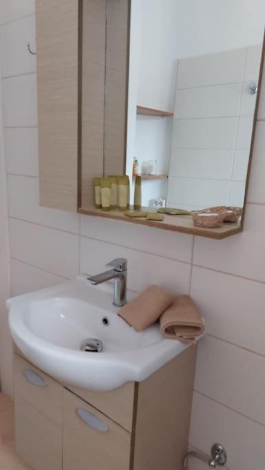 Old Port View Apartment, Διαμέρισμα Στο Κέντρο 2 Υπνοδωματίων Corfu  Zewnętrze zdjęcie