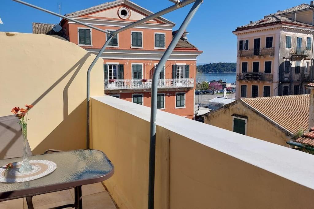 Old Port View Apartment, Διαμέρισμα Στο Κέντρο 2 Υπνοδωματίων Corfu  Zewnętrze zdjęcie
